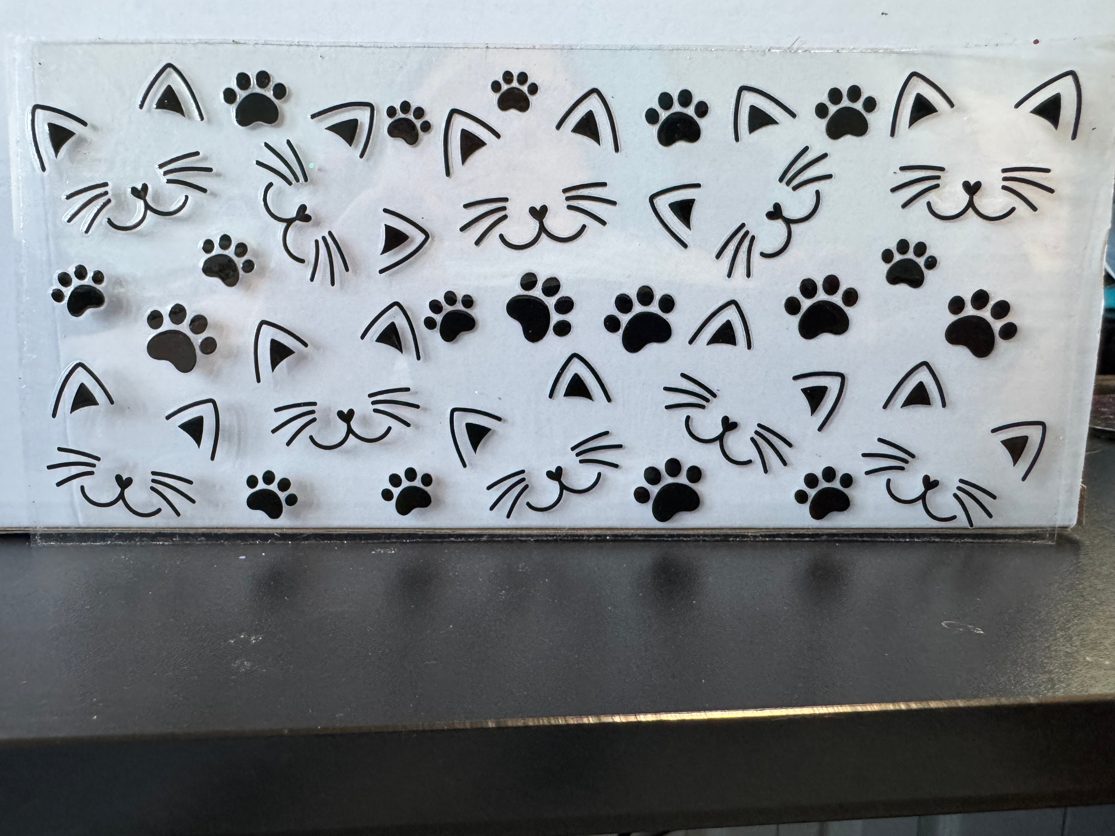 Cat face outline wrap