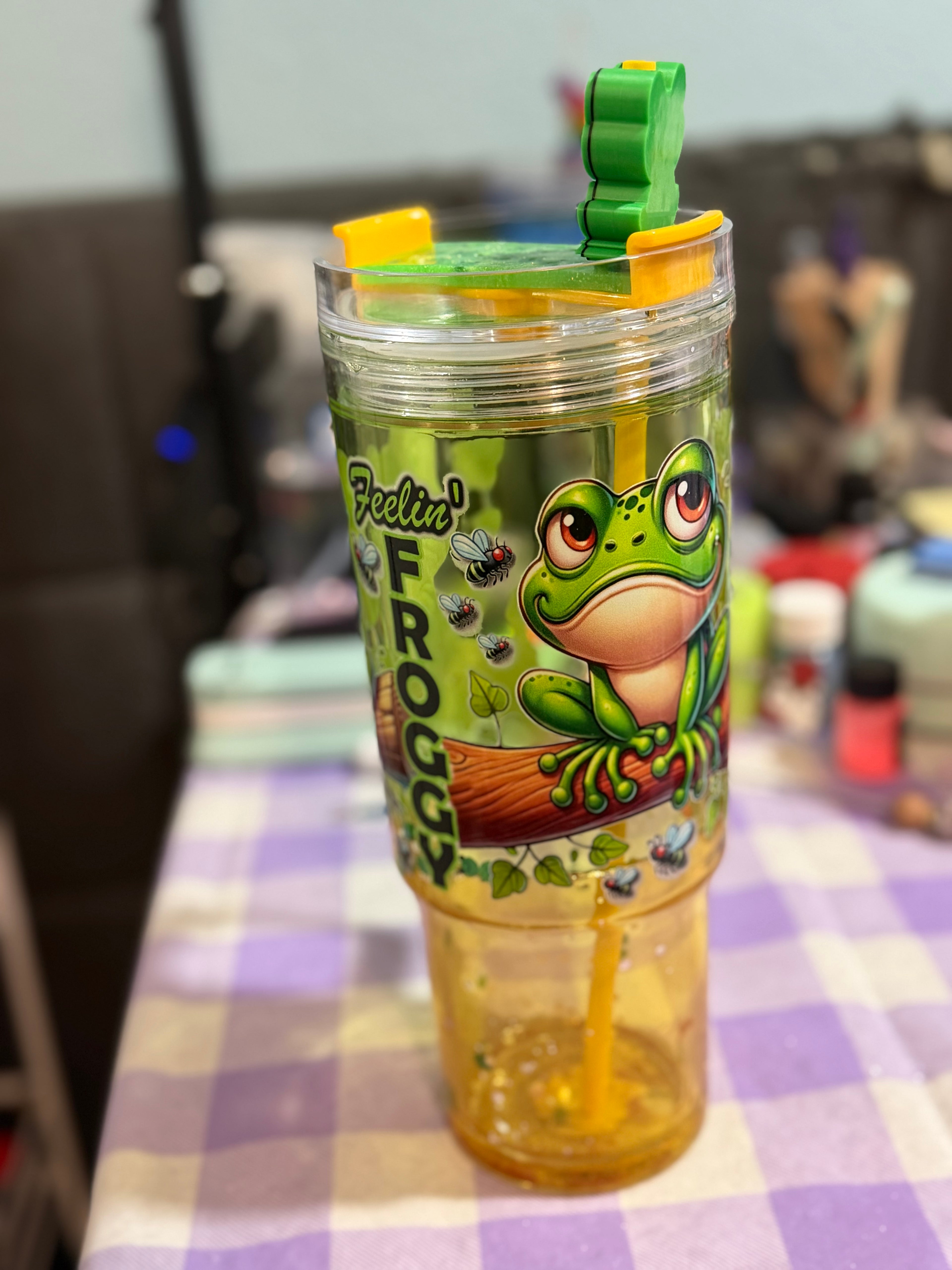 40 oz Feelin Froggy lava snow globe cup