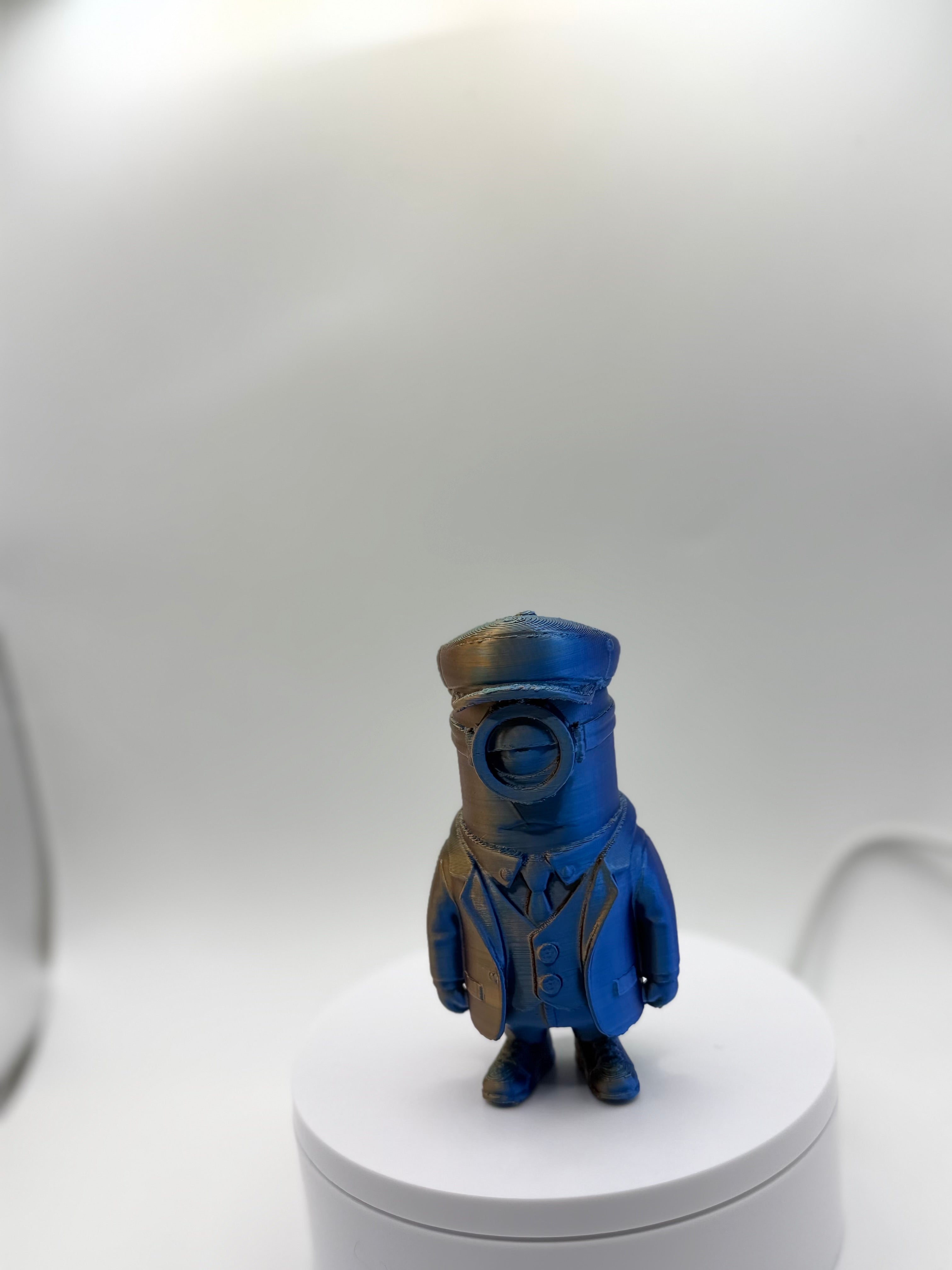 3D printed Minion in Suit