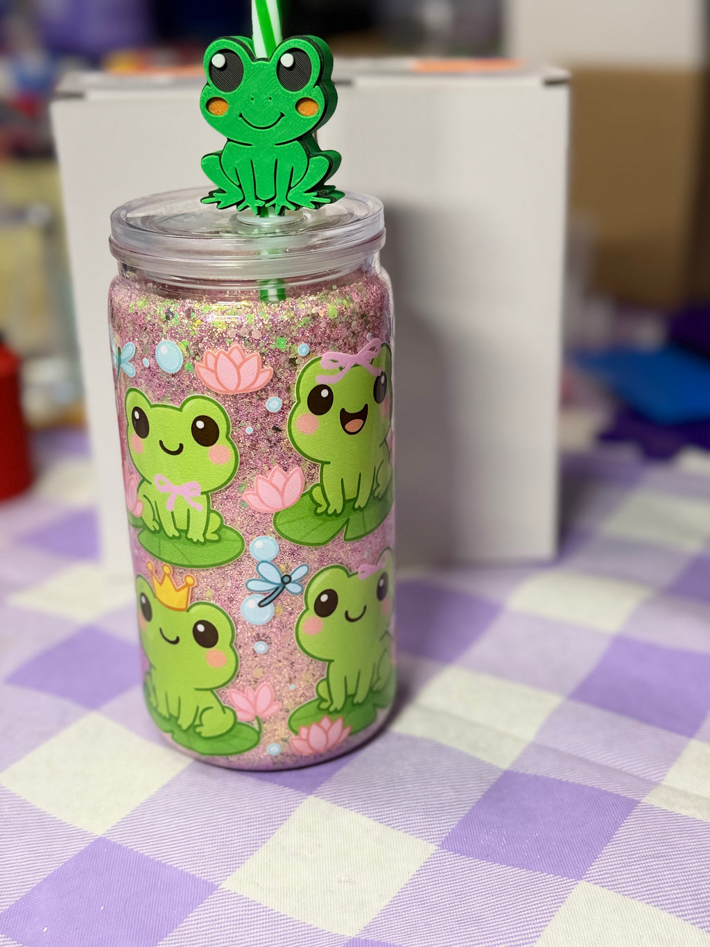 16 oz Frogs dry glitter snow globe cup with straw topper