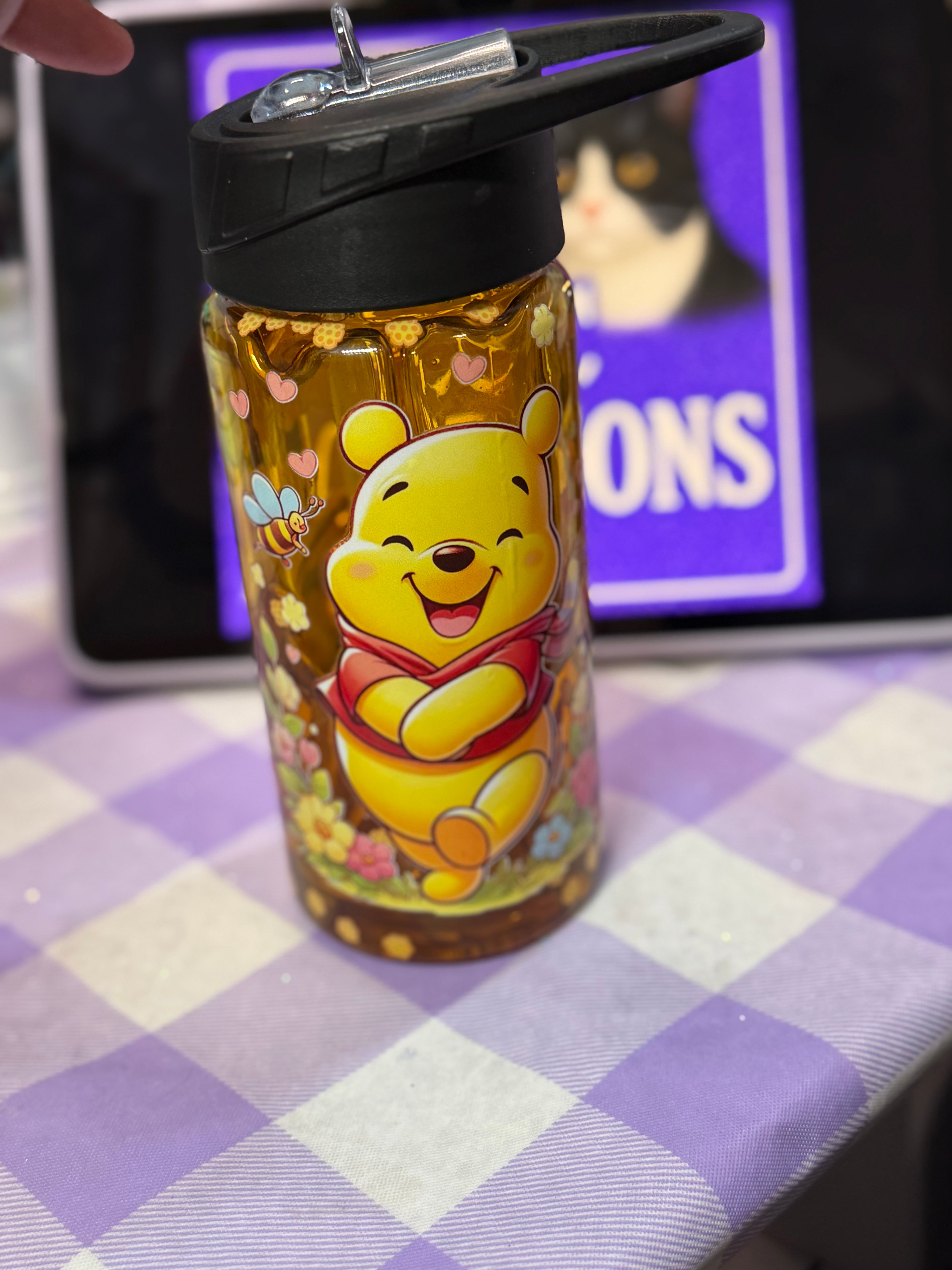 10 oz Kids Pooh honey drip cup