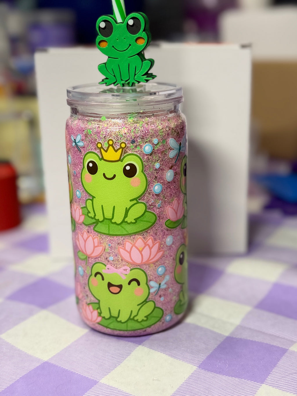16 oz Frogs dry glitter snow globe cup with straw topper