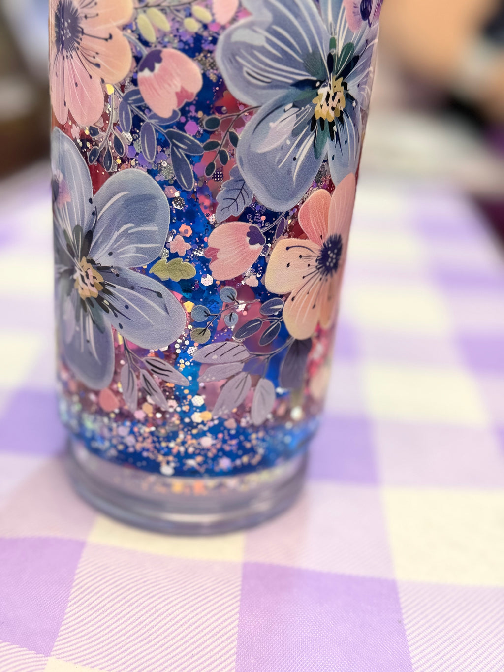 20 oz Pink and blue flower snow globe tumbler
