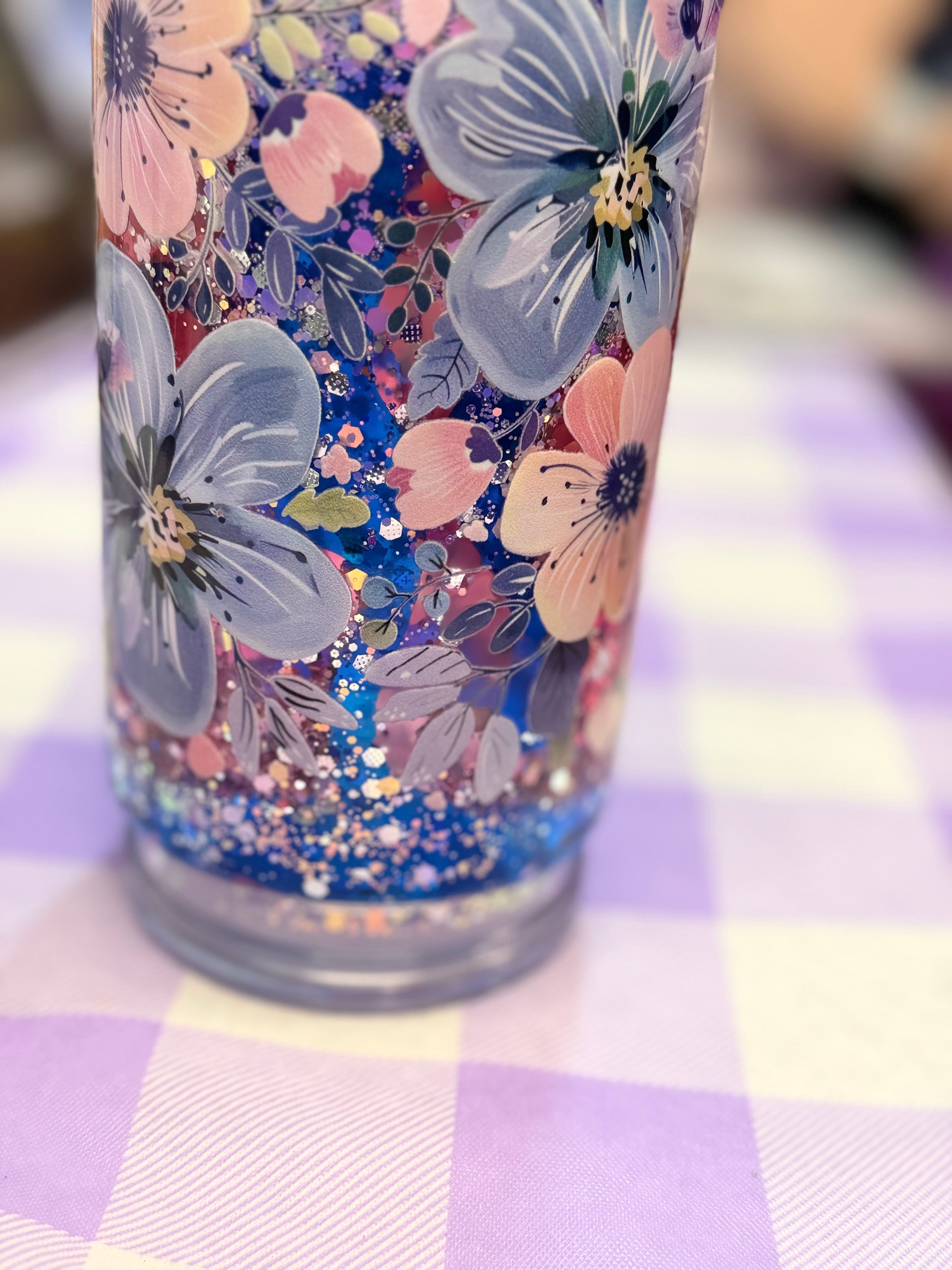 20 oz Pink and blue flower snow globe tumbler