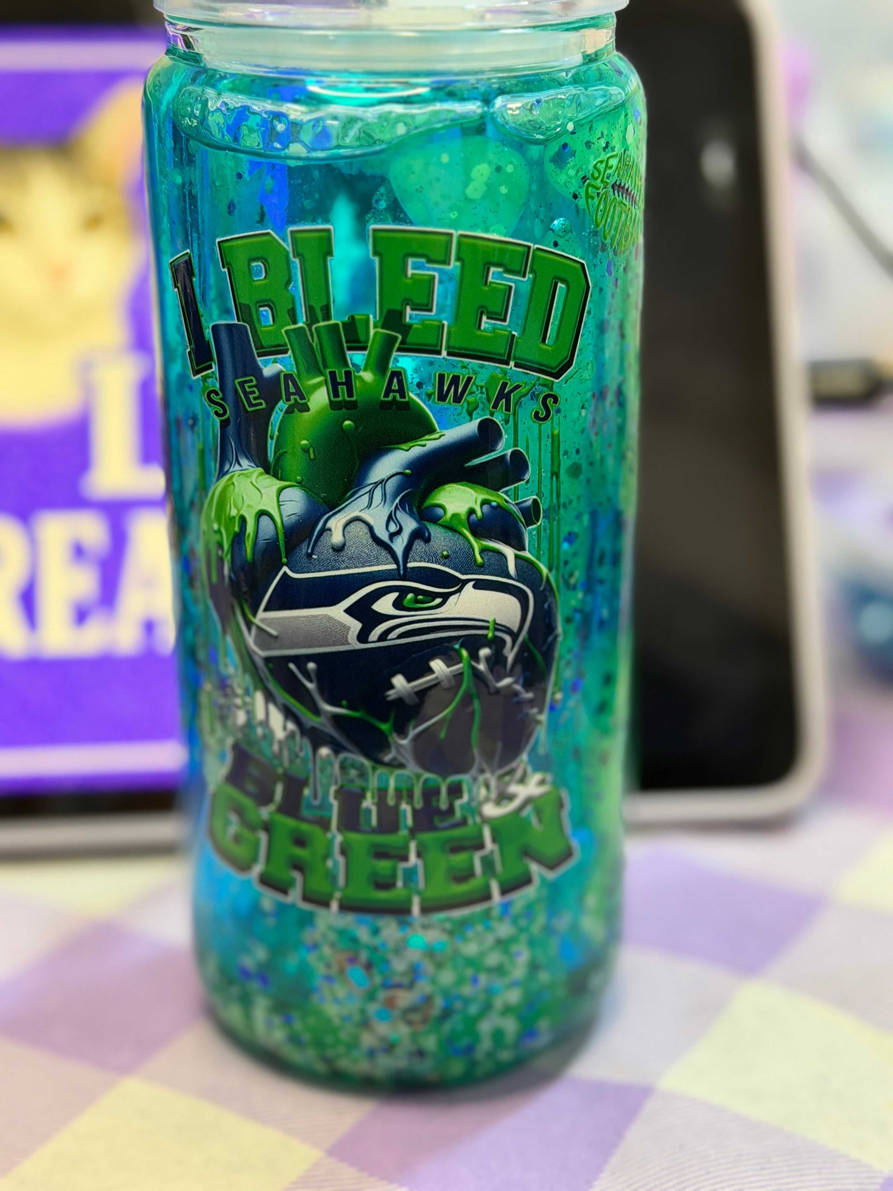 20 oz Seattle Seahawks Glass snow globe tumbler with Handle