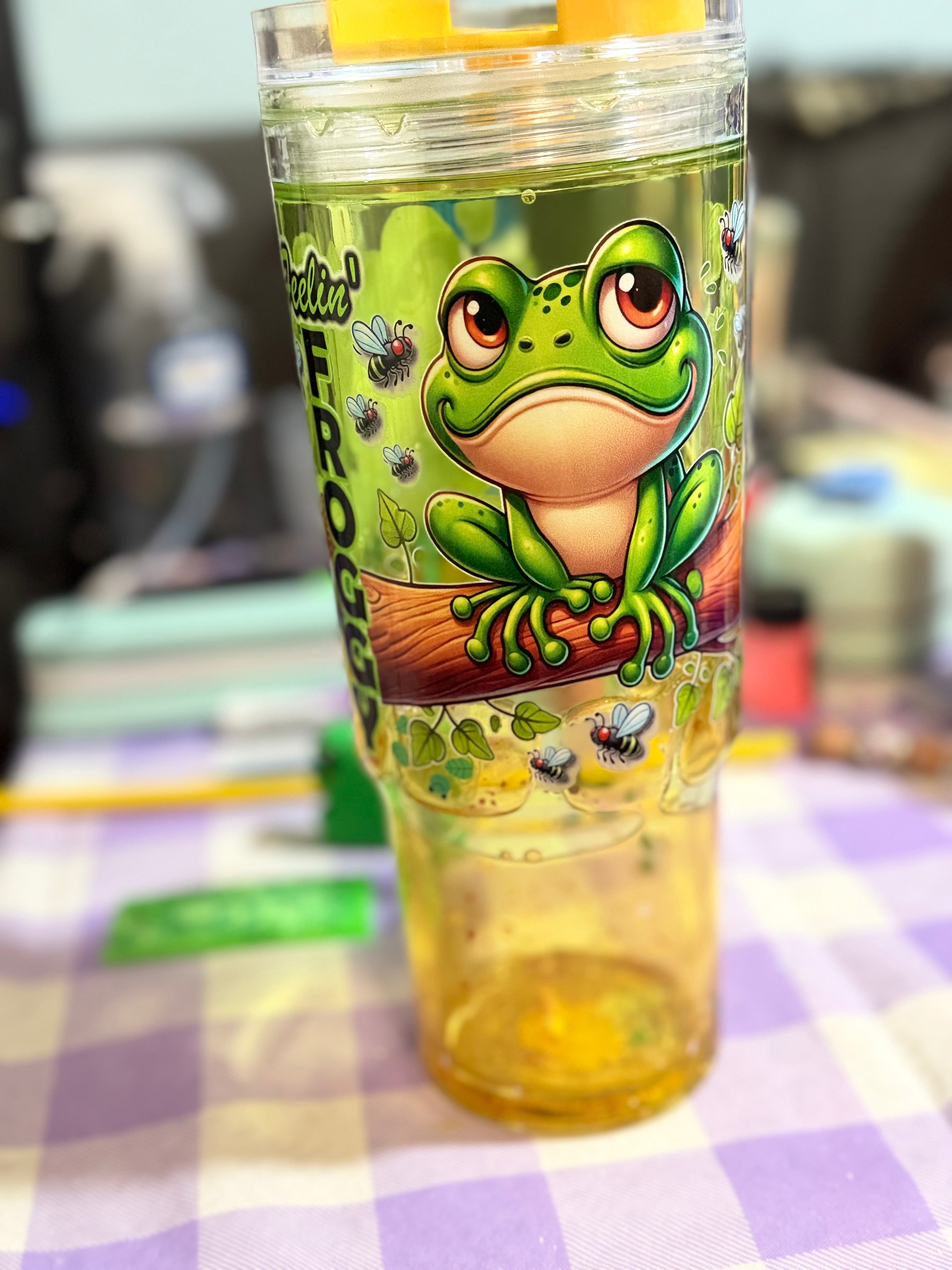 40 oz Feelin Froggy lava snow globe cup