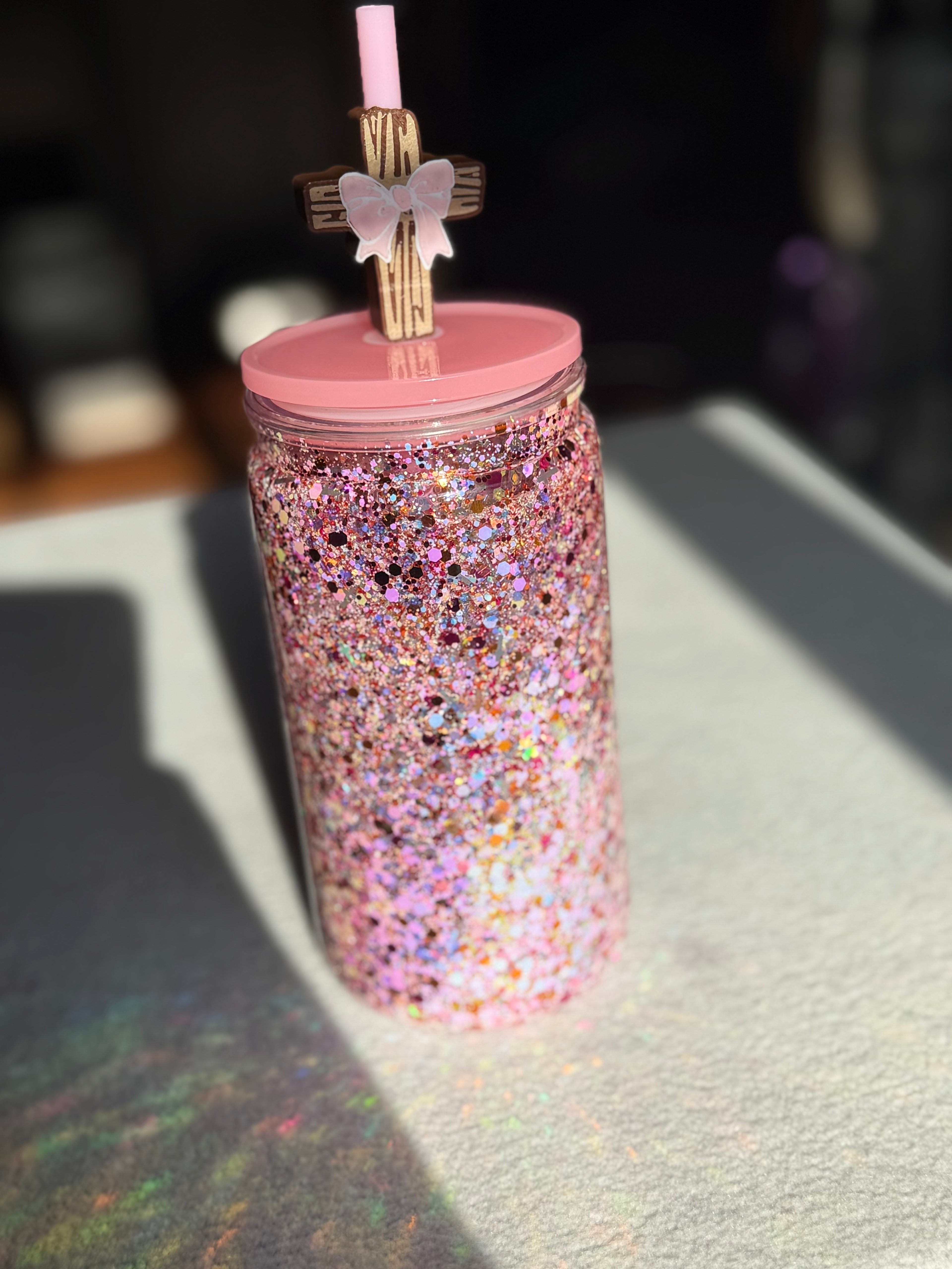 16 oz Cross glitter with straw topper cup