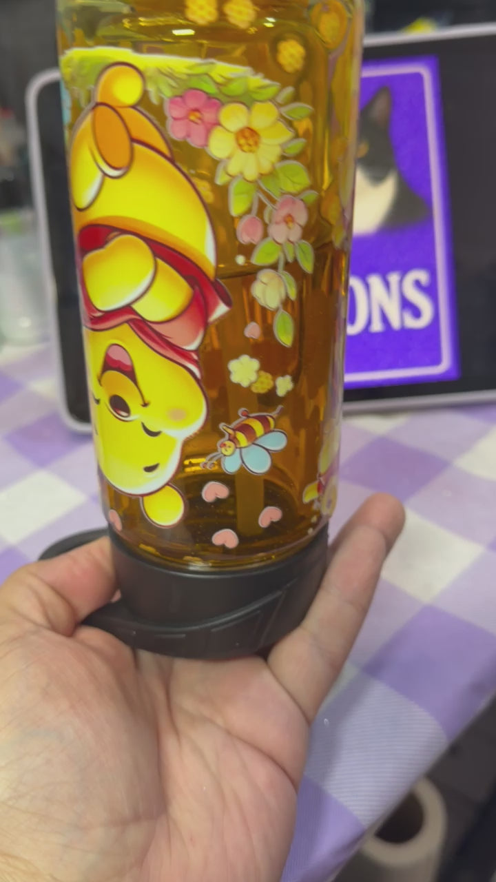 10 oz Kids Pooh honey drip cup