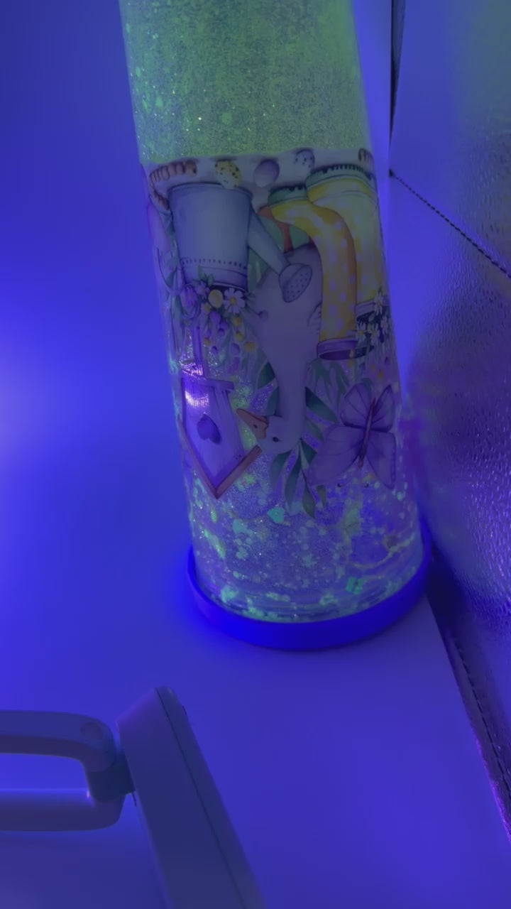 24 oz Goose with Rain Boots snow globe cup